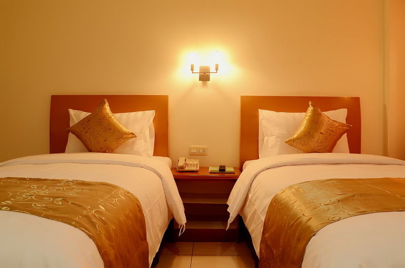 Ahadiat Hotel & Bungalow Бандунг Экстерьер фото
