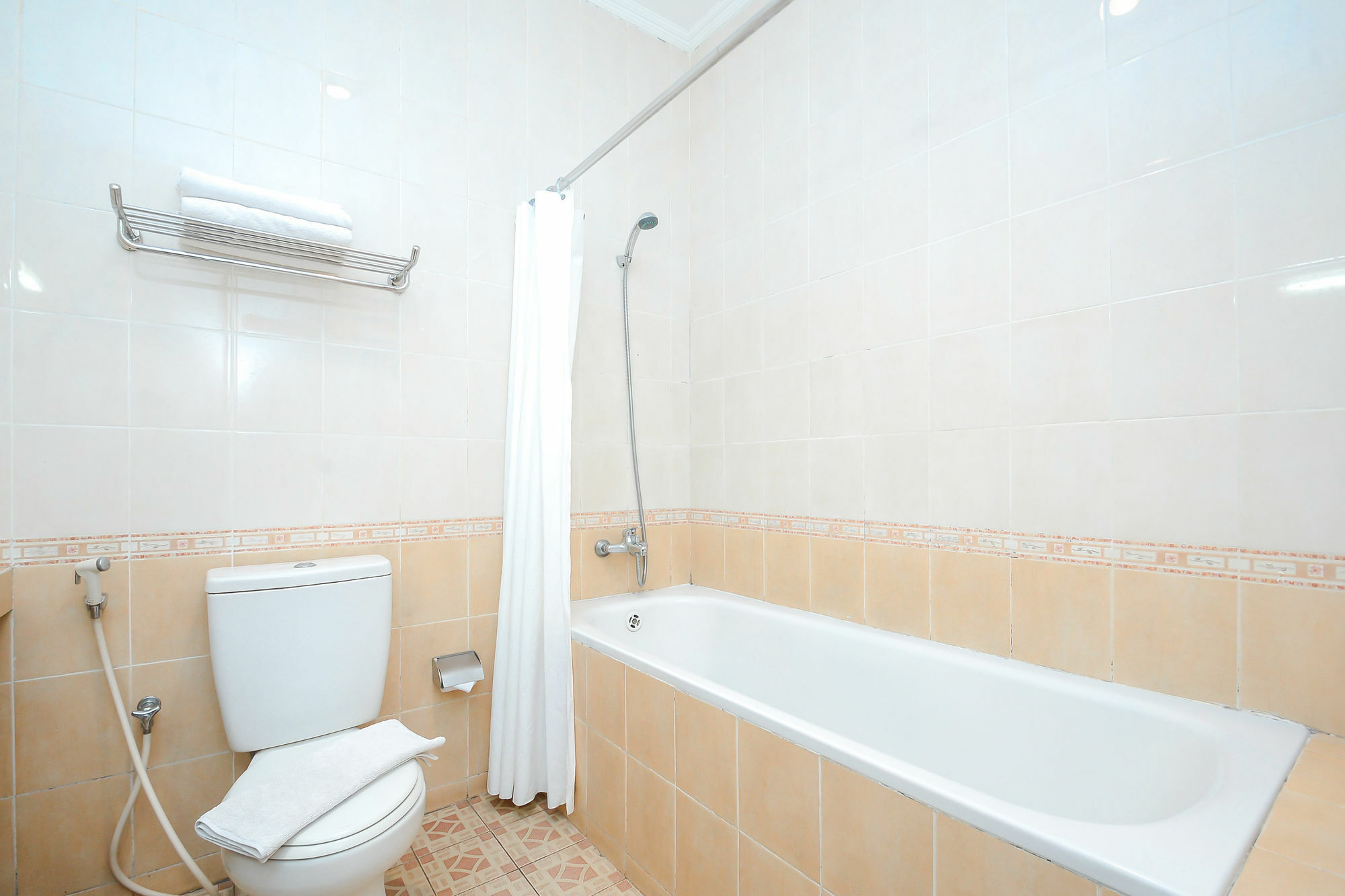 Ahadiat Hotel & Bungalow Бандунг Экстерьер фото
